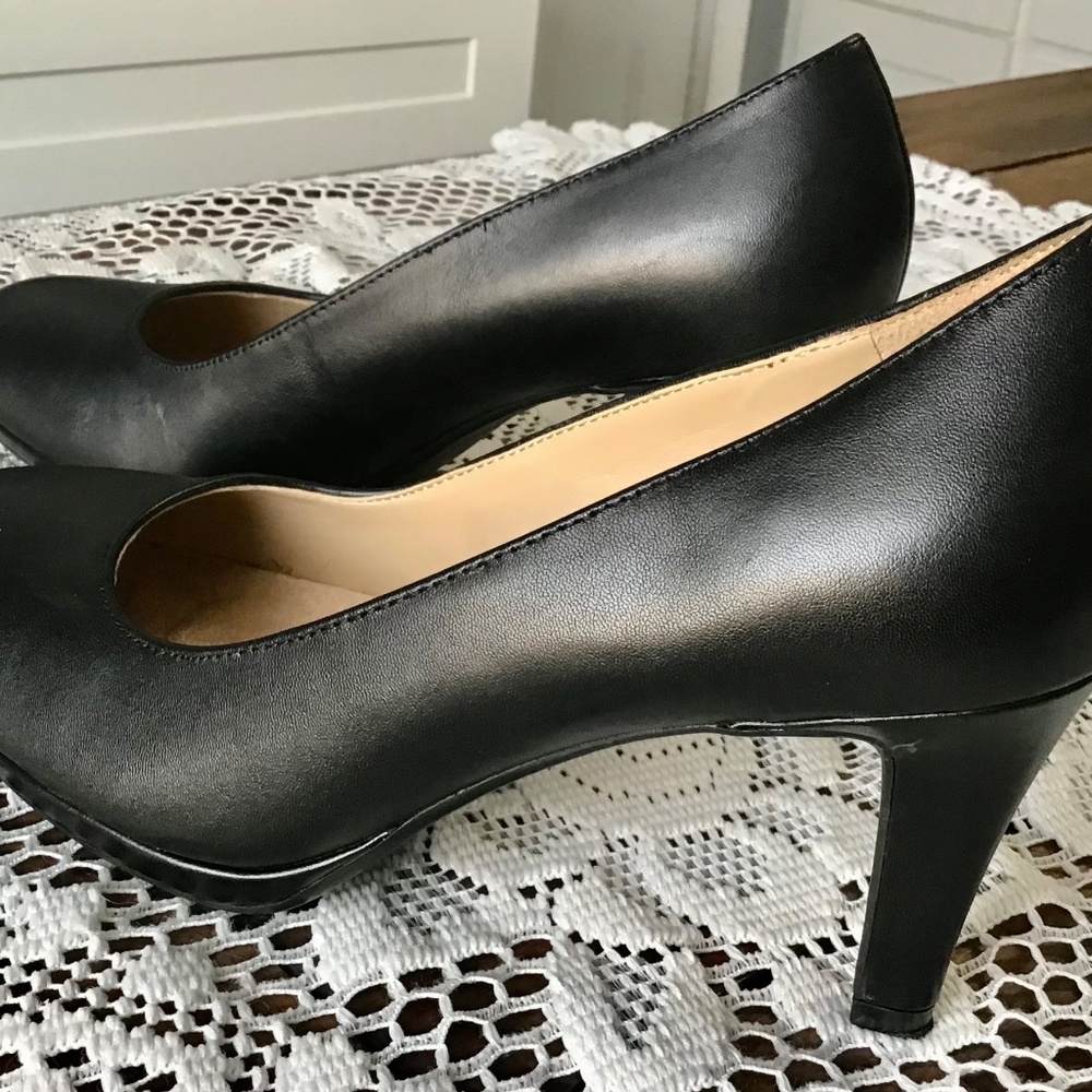 Naturalizer Black Pumps~Size 7.5W